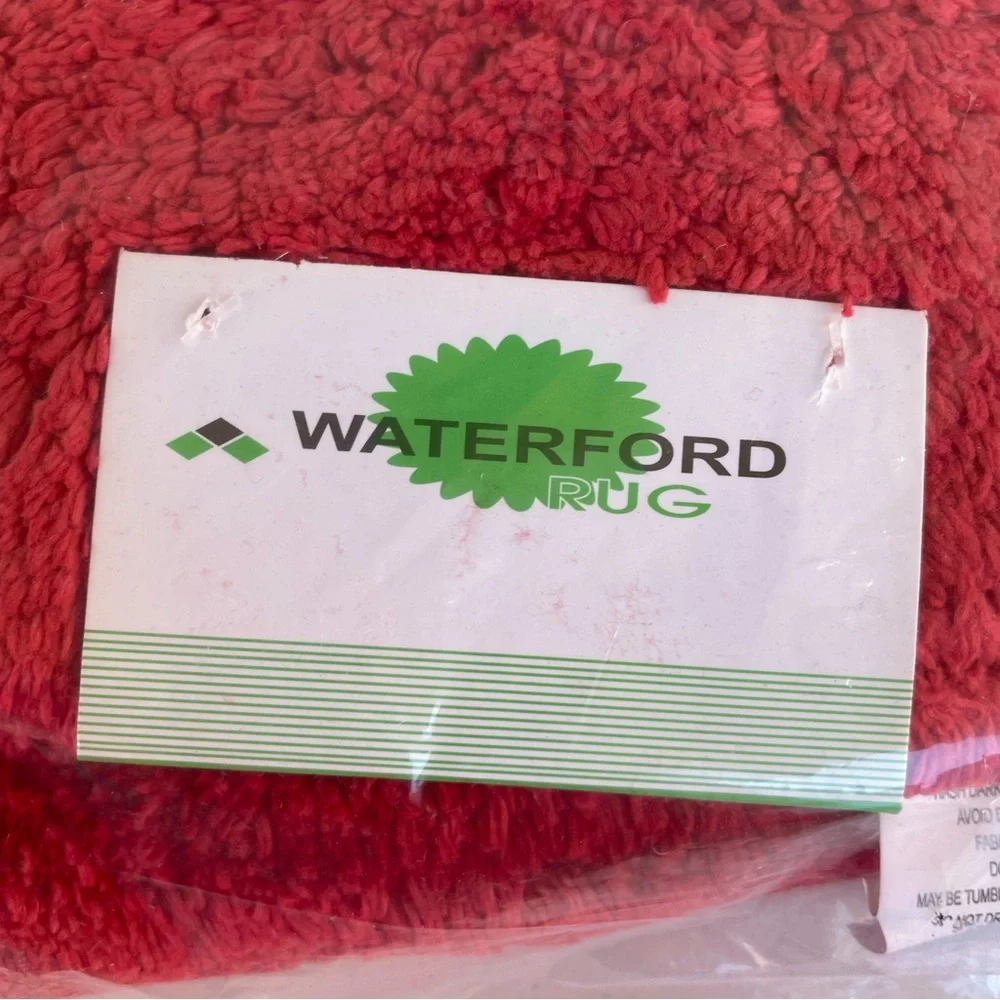 Waterford Collection 100% Cotton Tufted Bath Rug, 20 x 20 Contour, Red